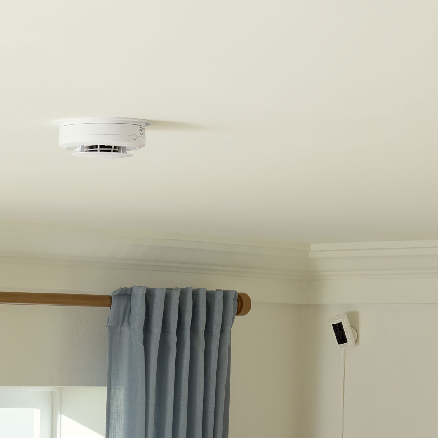 ring_kidde_smoke_and_co_alarm_ceiling_1500x1500-2.jpg